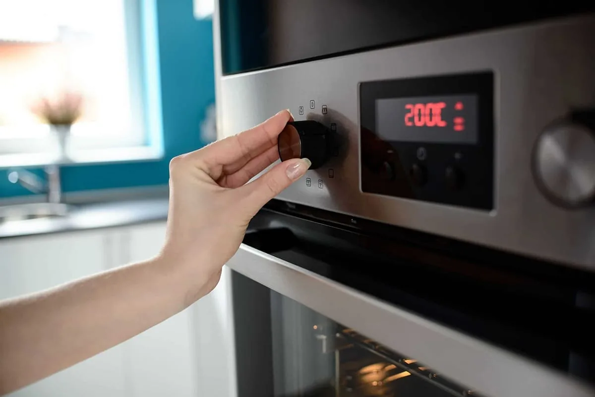 Revisión de un horno que no calienta en Tenerife