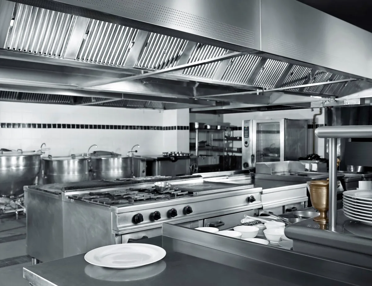 Campana de cocina instalada, punto de partida para comprobar la aspiración